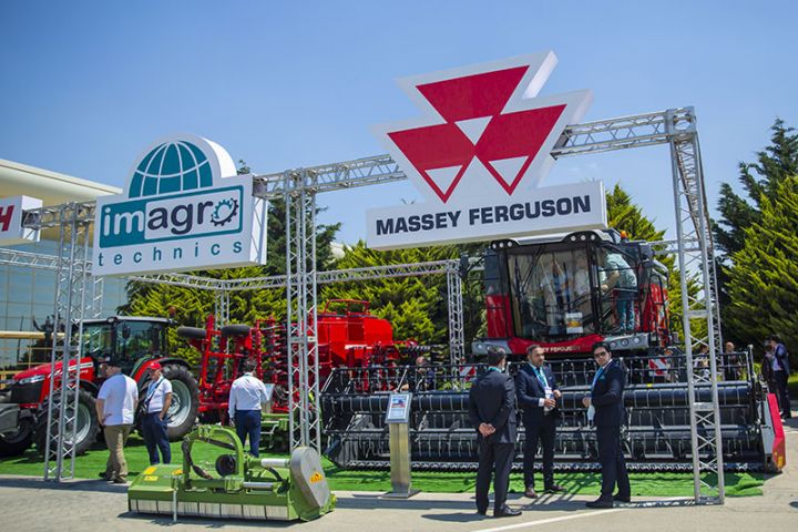 Azərbaycanda istehsal olunan yük və yanğın söndürmə maşınları təqdim edilib