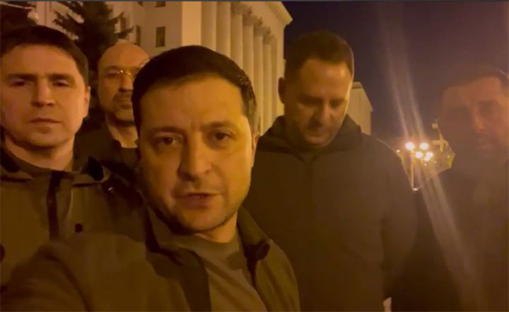 Zelenski video paylaşdı -"Biz buradayıq. Biz Kiyevdəyik. Biz Ukraynanı müdafiə edirik!" - VİDEO