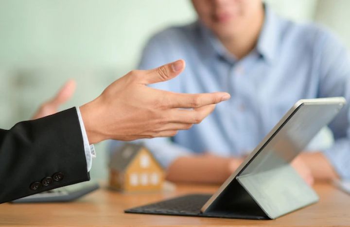 Azərbaycanın sığorta brokerinin gəlirləri və mənfəəti kəskin azalıb