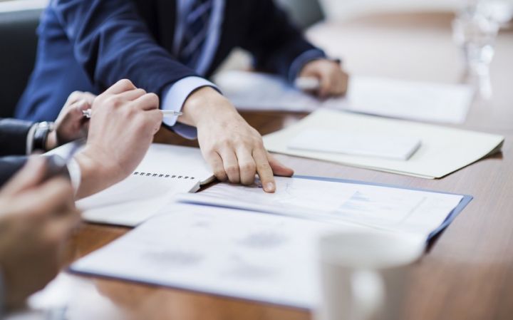 Azərbaycanda dövlət satınalmalarında iştirak edən şirkət sahibinin adını açıqlamalı olacaq