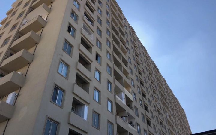 Nazirlik Dövlət Komitəsinin tikdirdiyi mənzilləri satışa çıxaracaq - SİYAHI