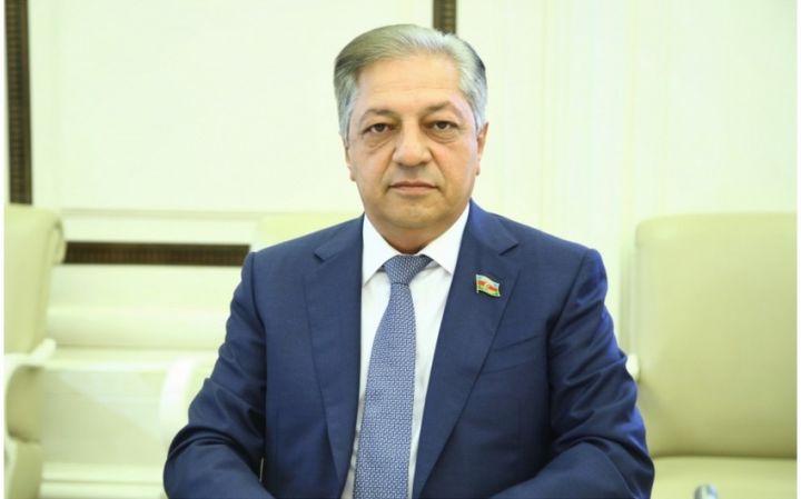Cavanşir Feyziyev parlamentdə qrup rəhbəri vəzifəsindən azad olundu