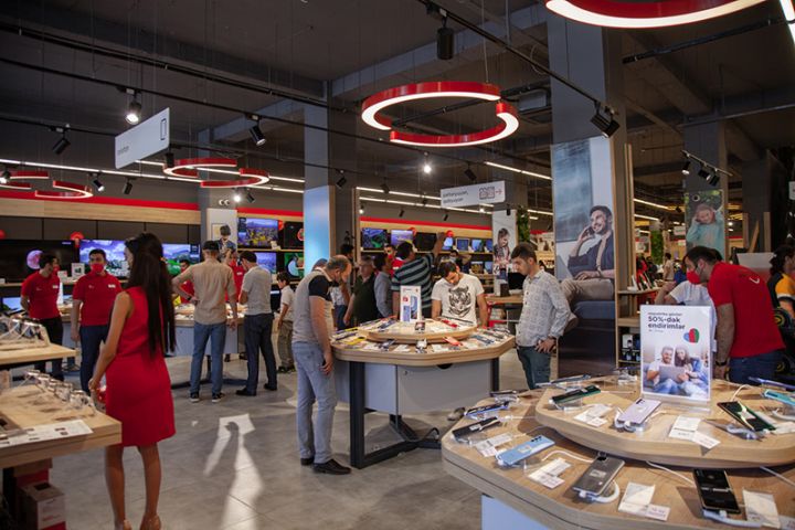 Kontakt Home Marketinq üzrə meneceri axtarır