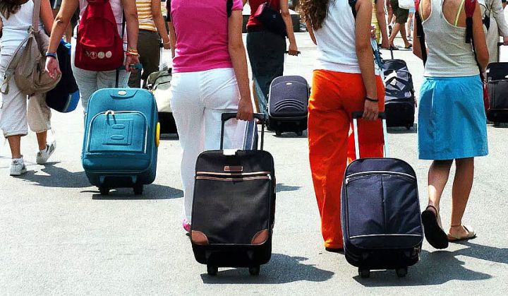 Azərbaycana gələn turistlərin sayı 2 dəfə artıb