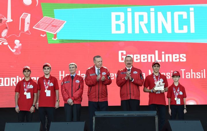 Müasir Təhsil Kompleksi "Teknofest Azərbaycan" yarışmasında 1-ci yer qazanan ilk məktəb oldu