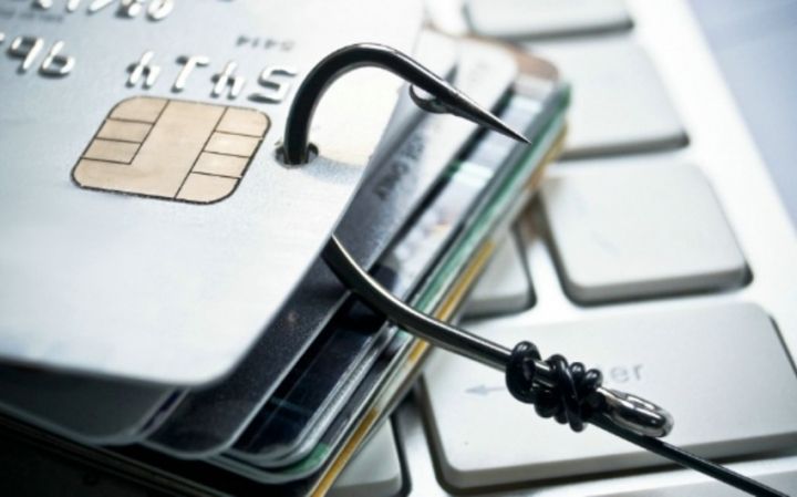 Bakıda bank hesabından 8 500 manat oğurlanıb