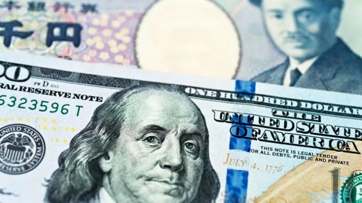 Yen dollar qarşısında daha da ucuzlaşıb