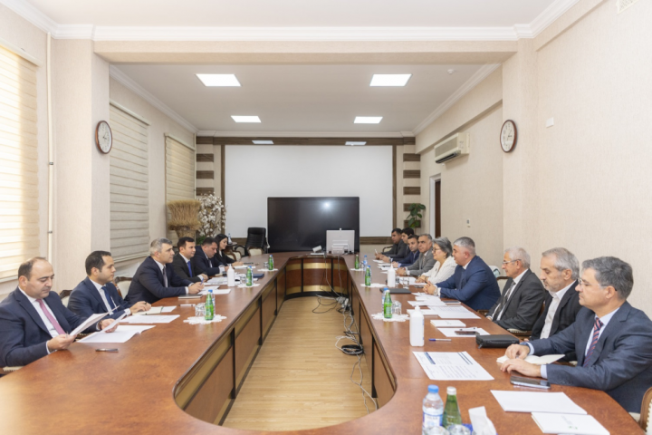 Meyvə və tərəvəz istehsalçıları nazir ilə "prosedurların sadələşdirilməsini və asanlaşdırılmasını" müzakirə ediblər