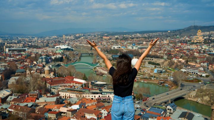 Gürcüstanın bu il turizmdən əldə etdiyi gəlir açıqlanıb