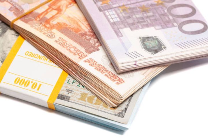 "Analitiklər üfüqdə daha zəif rubl gözləyirlər"