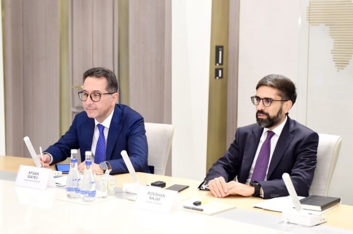 SOCAR ilə "ACWA Power" külək, günəş və hidrogen enerjisi layihələrini müzakirə edib