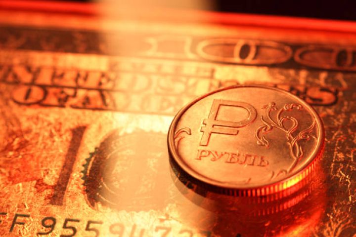 Dolların məzənnəsi son 15 ayda ilk dəfə 89 rublu ötüb