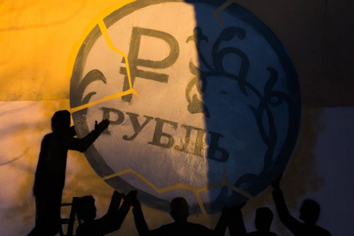 "Yaxın iki həftə ərzində dollar 90 rubladək ucuzlaşa bilər"