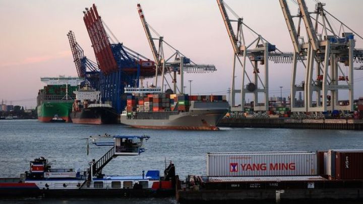 Konteyner milyarderindən xəbərdarlıq