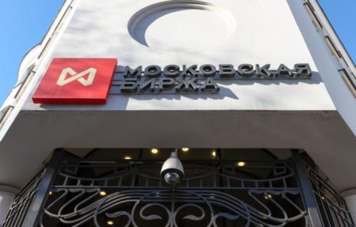 Avronun məzənnəsi avqustun 16-dan bəri ilk dəfə olaraq 106 rubla yüksəlib