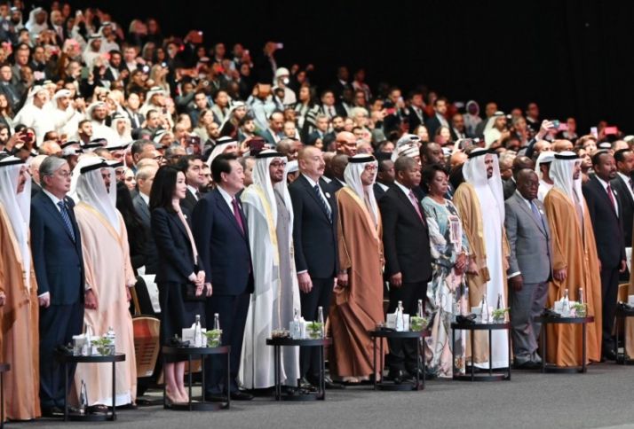 Əliyev Əbu-Dabi Dayanıqlılıq Həftəsinin rəsmi açılış mərasimində  iştirak edir