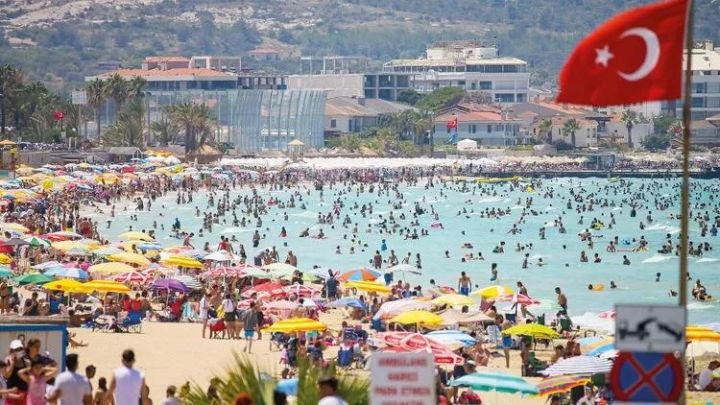 Xaricə səfər edən Azərbaycan vətəndaşlarının yarıya yaxını Türkiyəyə səfər edib