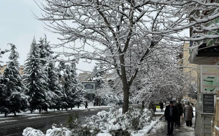 Bakıya sulu qar, bəzi rayonlara qar yağa bilər