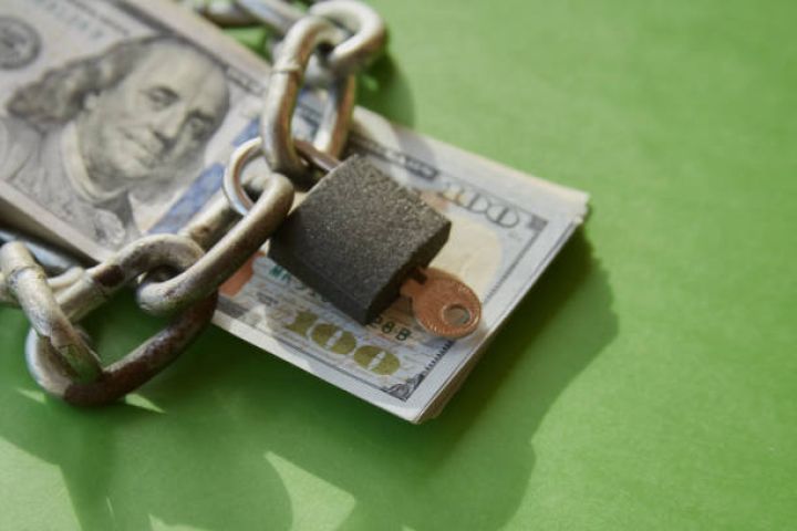 Dolların bazar ertəsi üçün rəsmi məzənnəsi müəyyən olunub