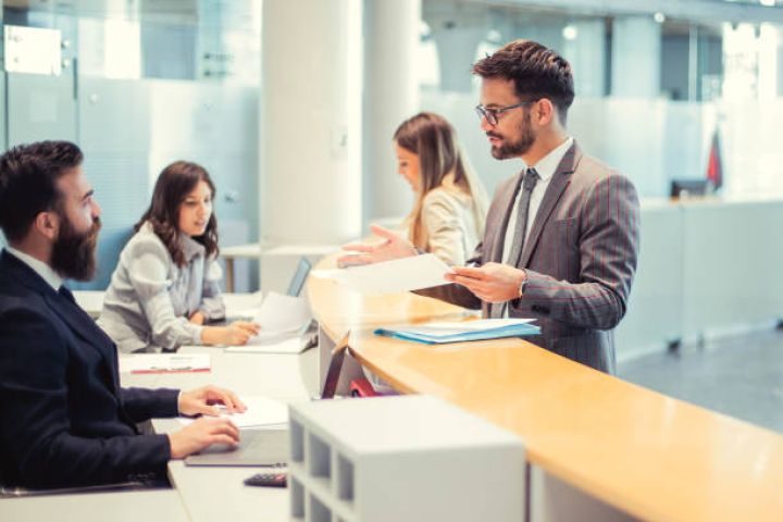 Daha bir bankın işçilərinin sayı 1000 nəfərə çatıb