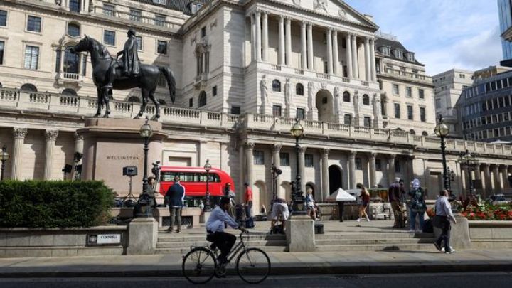 İngiltərə Mərkəzi Bankı faiz dərəcəsini sabit saxladı