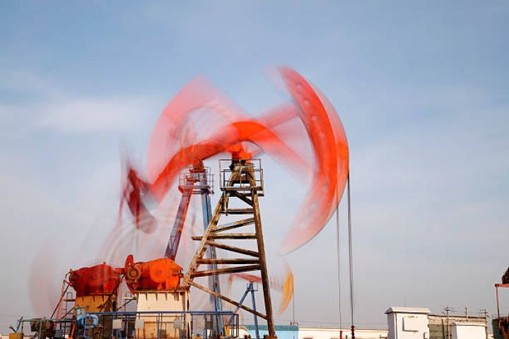 Dünya Bankı neftin qiyməti üzrə prnoqnozunu azalddı