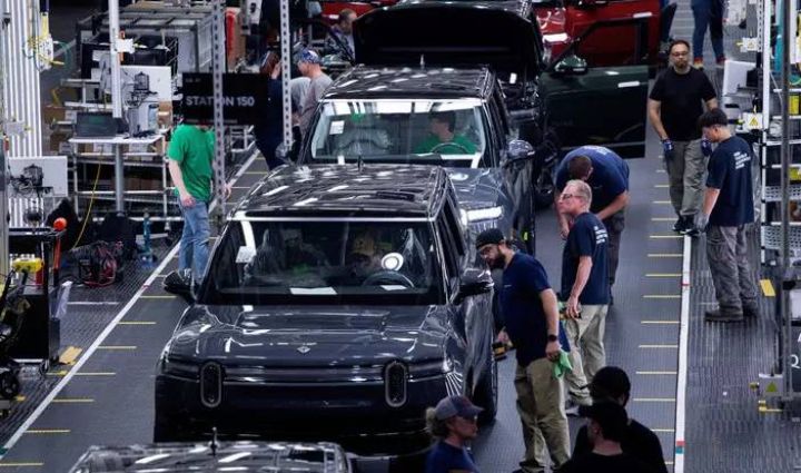 Rivian yeni zavodu üçün 6,6 milyard dollarlıq kredit üçün şərti razılıq alıb