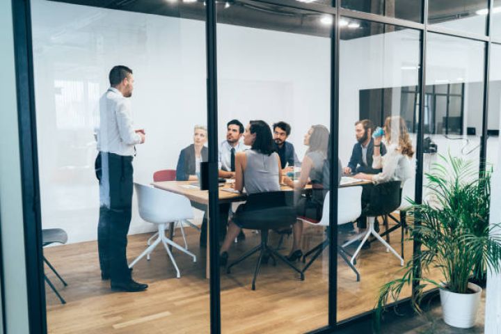 Azərbaycan şirkəti bölünür, səhmləri ləğv edilir