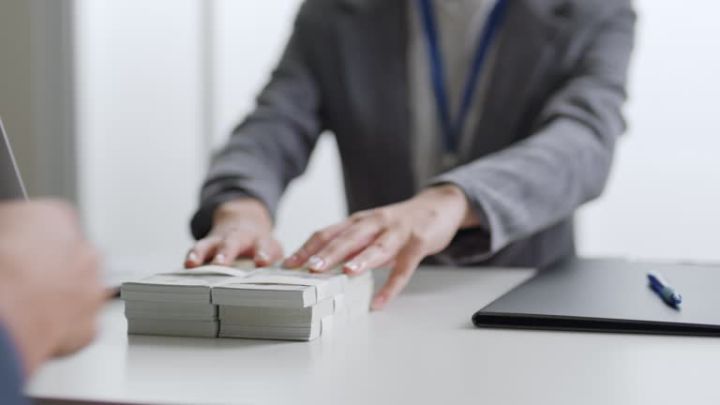 "Meta-Kapital" və "Delta Capital" şirkətləri cərimə  ediliblər