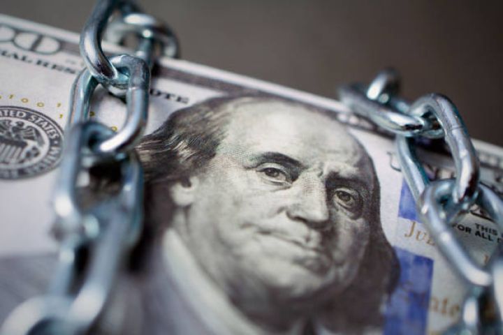 Dolların sabah üçün rəsmi məzənnəsi müəyyən olunub