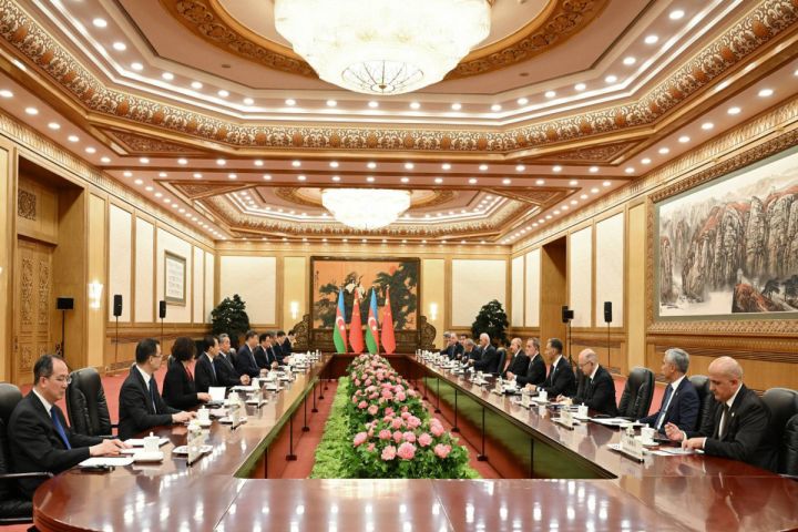 Əliyevin Cinpin ilə geniş tərkibdə görüşü olub