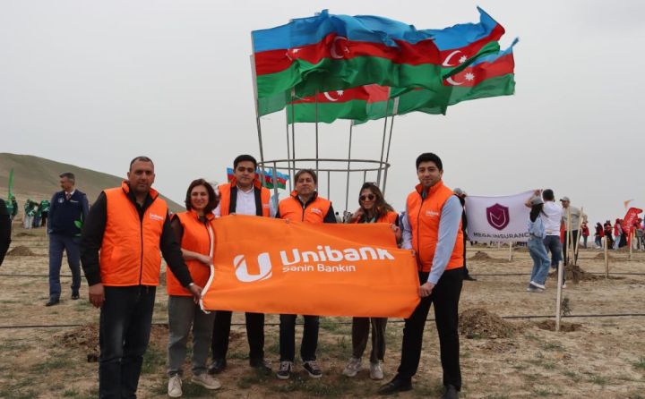 Unibank ağacəkmə aksiyasında iştirak edib