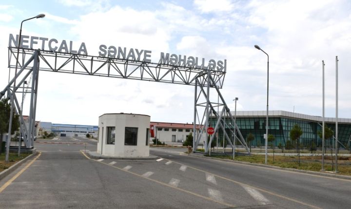 Neftçala Sənaye Məhəlləsində məhsul istehsalı 4 dəfədən çox artıb