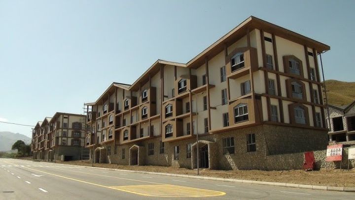"4 yaşayış kompleksinin inşası nəzərdə tutulur və bu binalarda 10 mindən çox insan yaşayacaq"