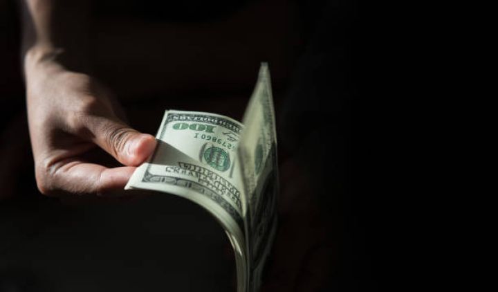 6,3 milyard manatlıq defisiti olan "Azərbaycan Dəmir Yolları" 331 investordan 30 milyon dollar borc aldı