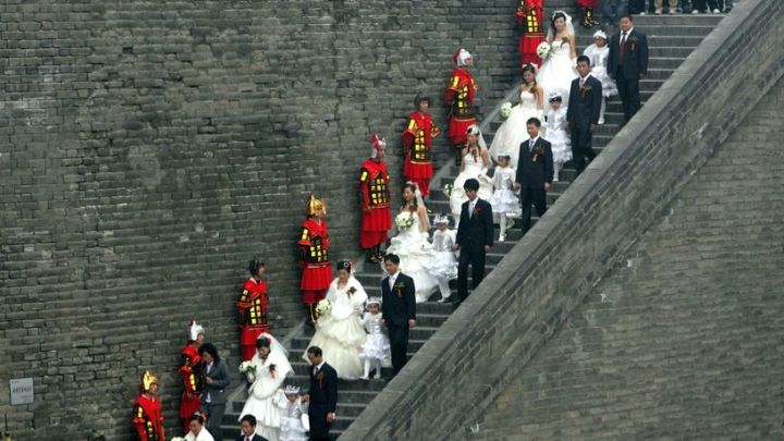 Çində nikahların sayı kəskin düşüb - "Subaylıq yaxşıdır, mənə çox təzyiq yoxdur və qazandığım pulu özüm xərcləyə bilirəm"