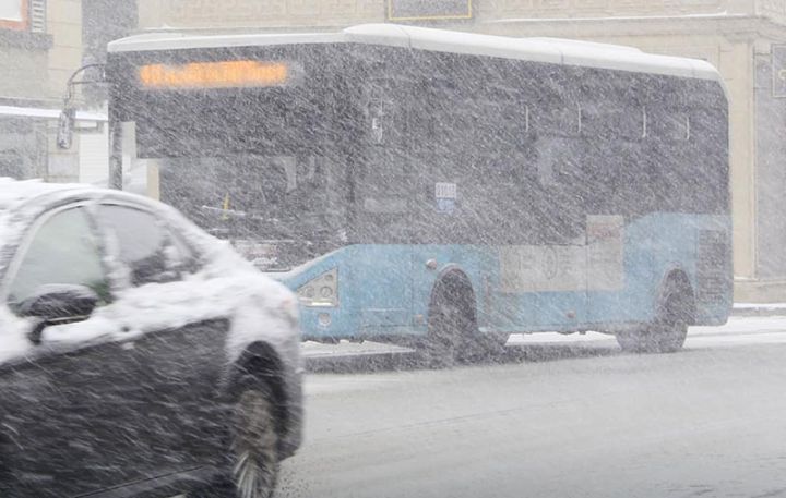 AYNA: Qarlı havada 40-dan çox avtobus qəzalarda zədələnib