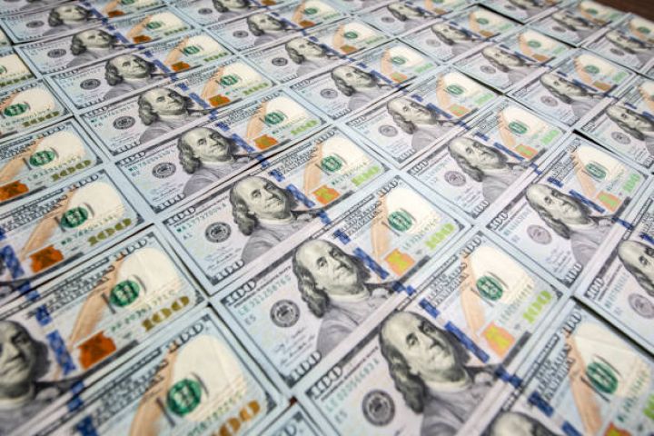 Tələb artıb - BANKLARA DOLLAR SATILDI