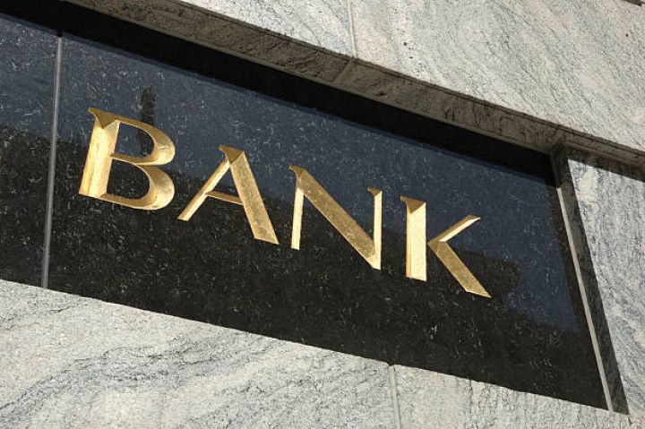 İlk 6 ayda Azərbaycan banklarının xalis mənfəəti 6 faizdən çox azalıb