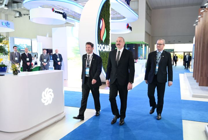 İlham Əliyev Bakıda sərgilərin açılış mərasimində çıxış edib