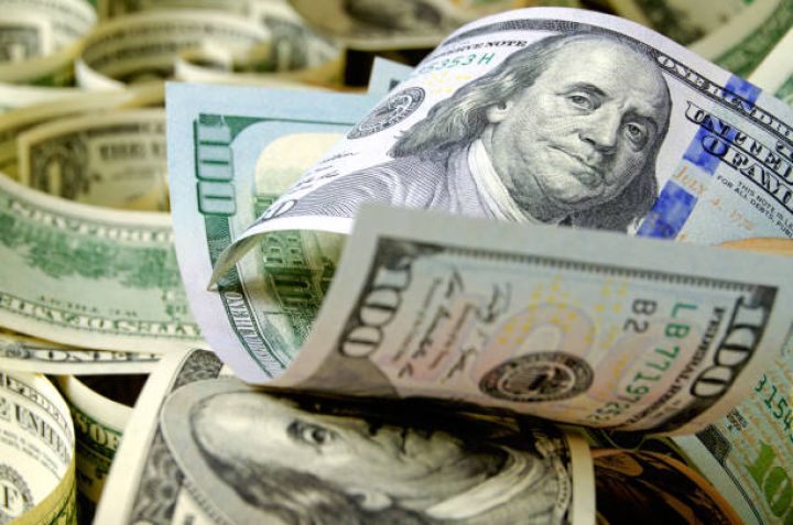 Mərkəzi Bank 1-ci rübdə ölkəyə və ölkədən pul köçürmələrinin məbləğini açıqlayıb