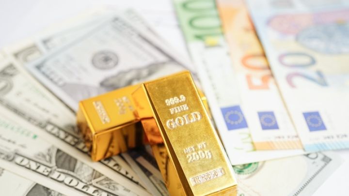 Dollar ucuzlaşır, qızıl bahalaşır