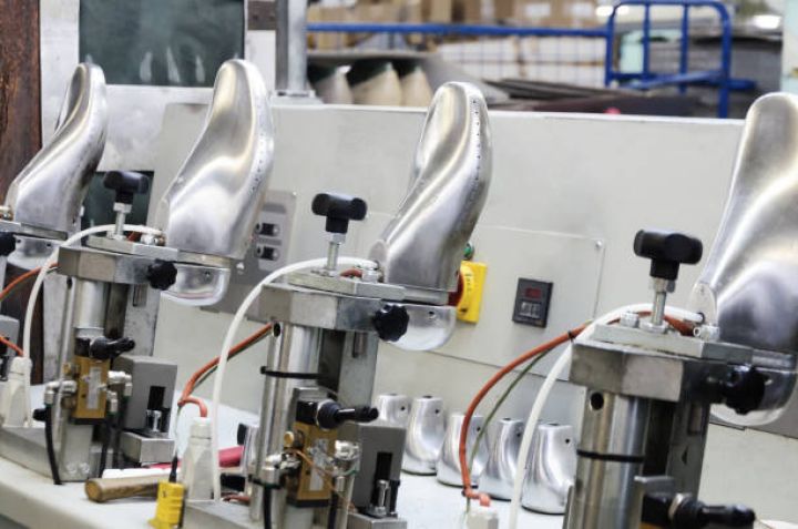 Yeni açılan fabrikdə ayda 1500 cüt ayaqqabı istehsal ediləcək