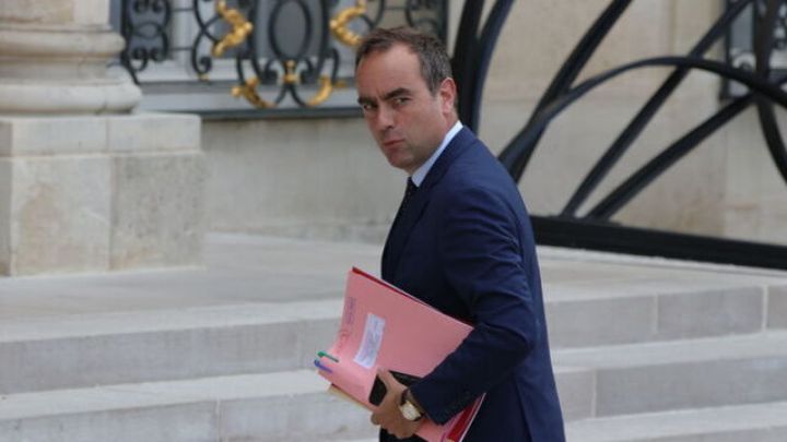 Fransanın Baş naziri istefa etdi, bazarlar sarsıldı