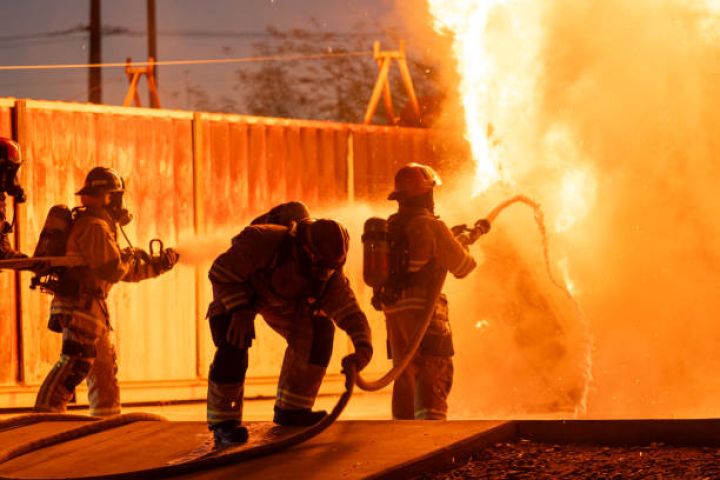 AzMDF-in anbarında baş vermiş yanğın məhdudlaşdırılıb