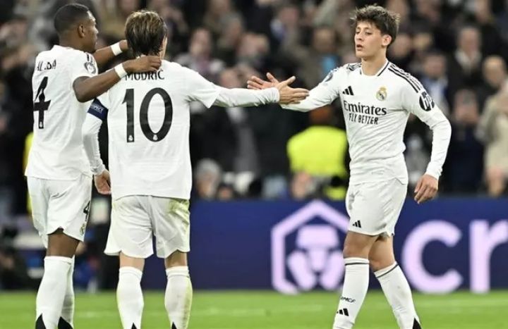 Ən çox gəlir əldə edən futbol klubları açıqlanıb - SİYAHI