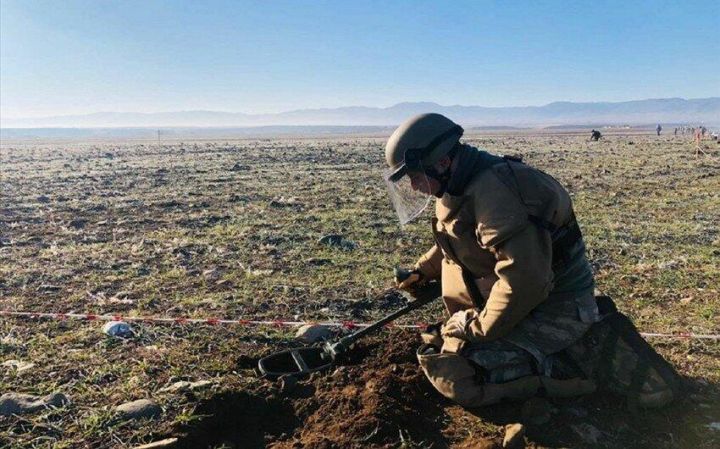 Azovda dron hücumuna məruz qalmış gəmilərdəki 19 Azərbaycan vətəndaşı ölkəmizə yola salınıb, 2 nəfərin nəşi tapılıb