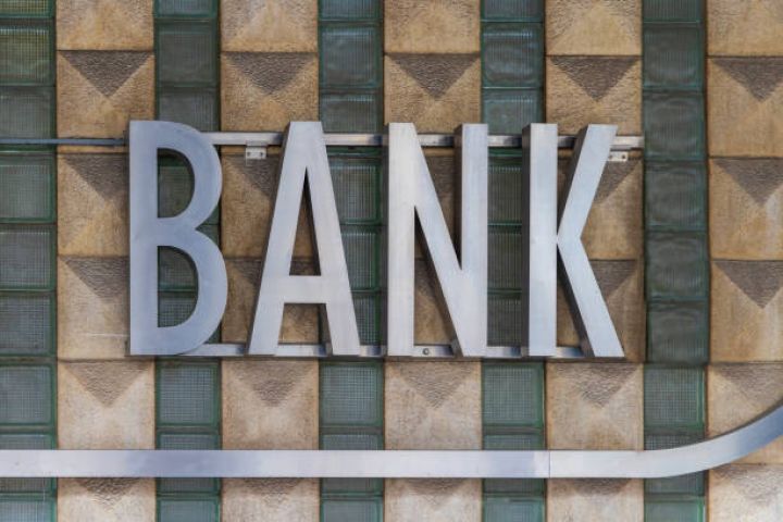 20 bank mənfəət açıqladı - SİYAHI