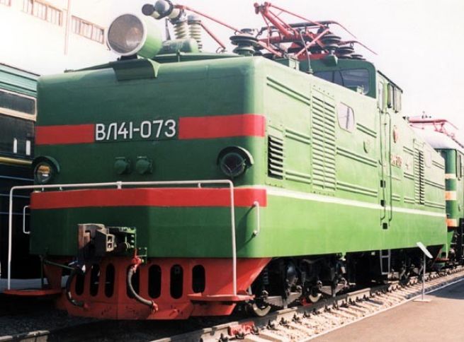 Azərbaycan Qazaxıstandan yeni elektrovozlar alacaq