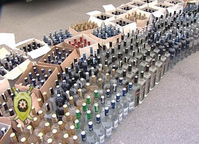 Bakıda asetonlu araq istehsal edənlər yaxalandı 